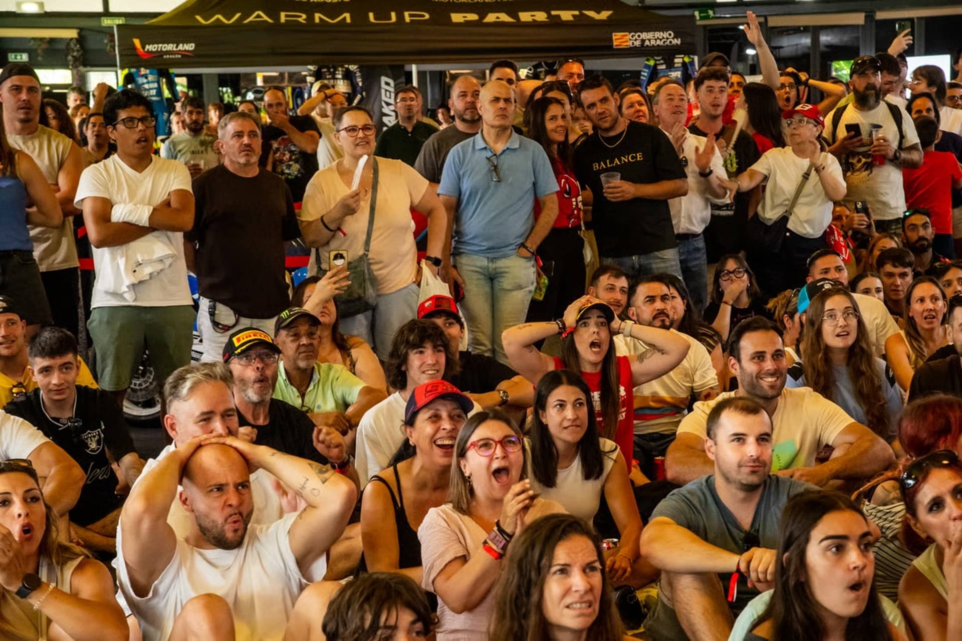 La Warm Up Party, la fiesta organizada por MotorLand Aragón, congrega a más de 2.000 aficionados en el Espacio Ebro de Zaragoza