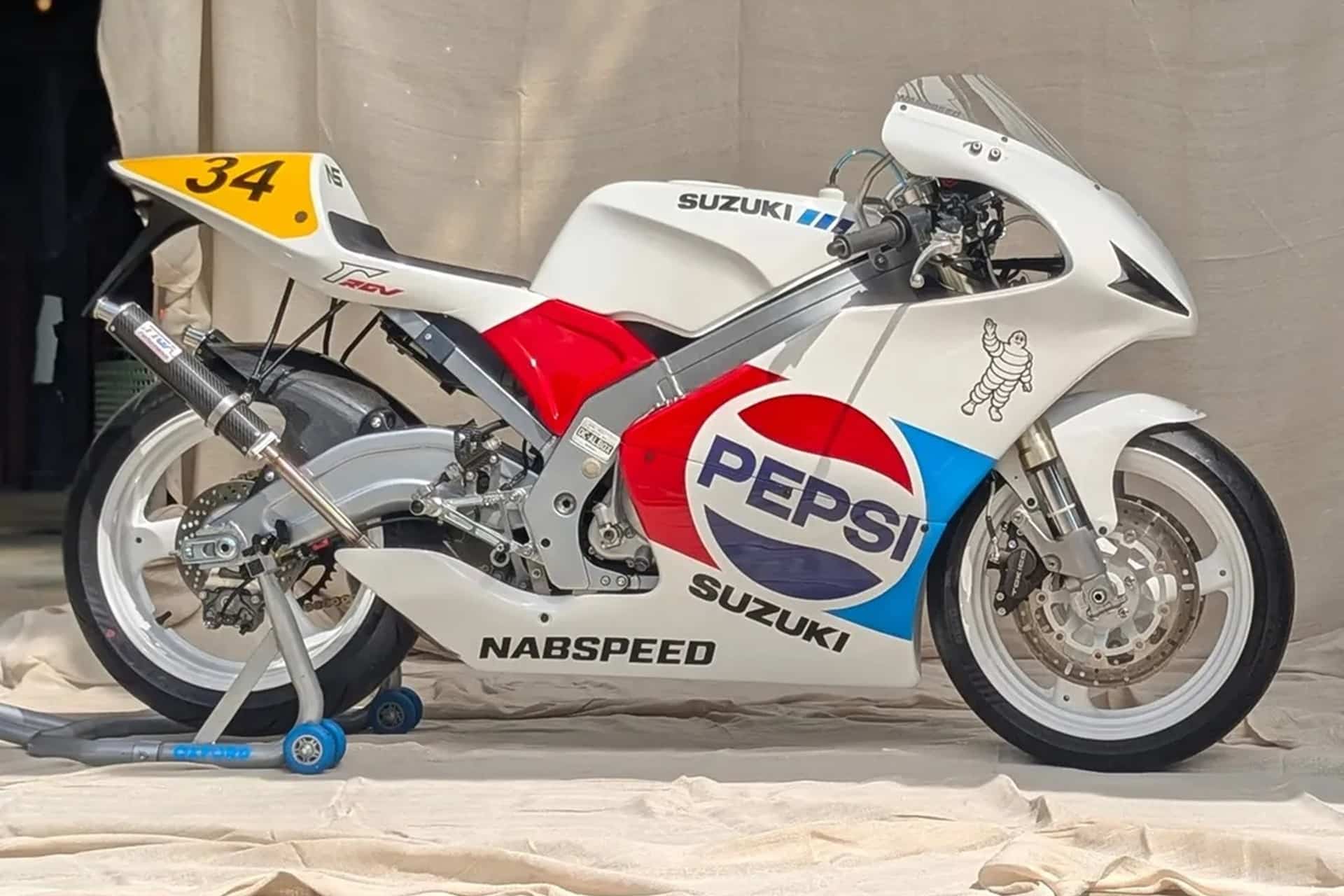 Suzuki RGV250 réplica “Pepsi Schwantz” by Nabspeed Moto