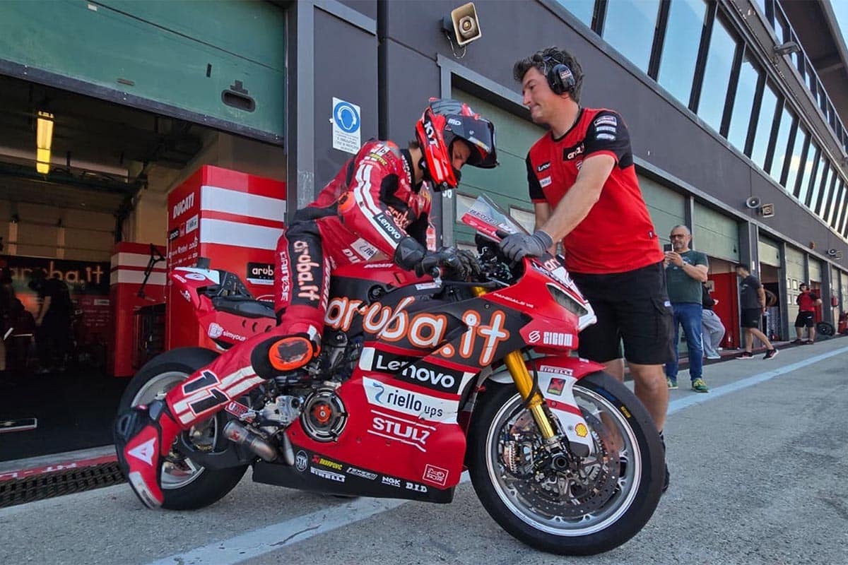 WSBK 2027: Los pilotos ya han probado los neumáticos Michelin en MotorLand y con sorpresa