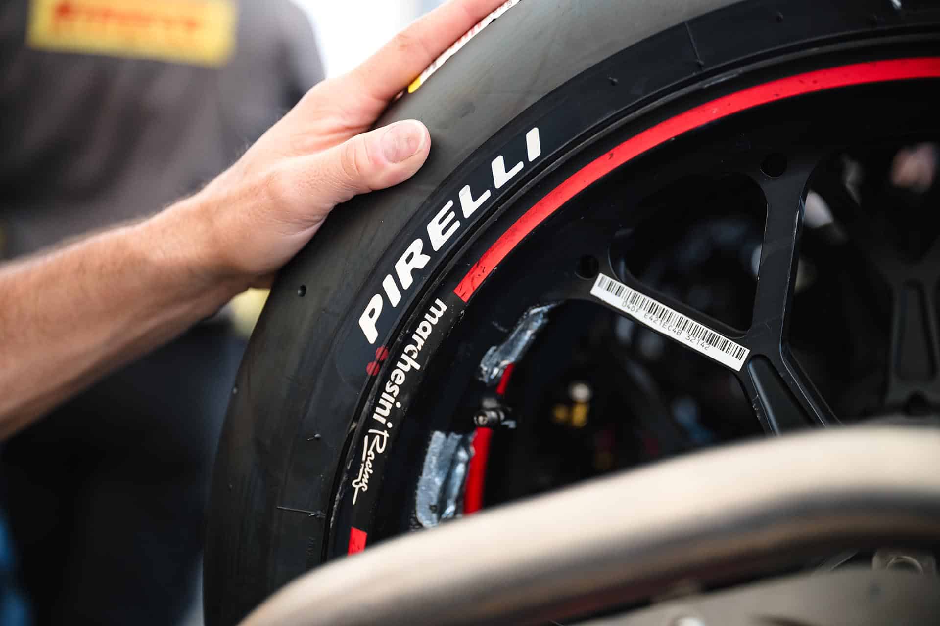 MotoGP completa su primer test con las 850 y los neumáticos Pirelli