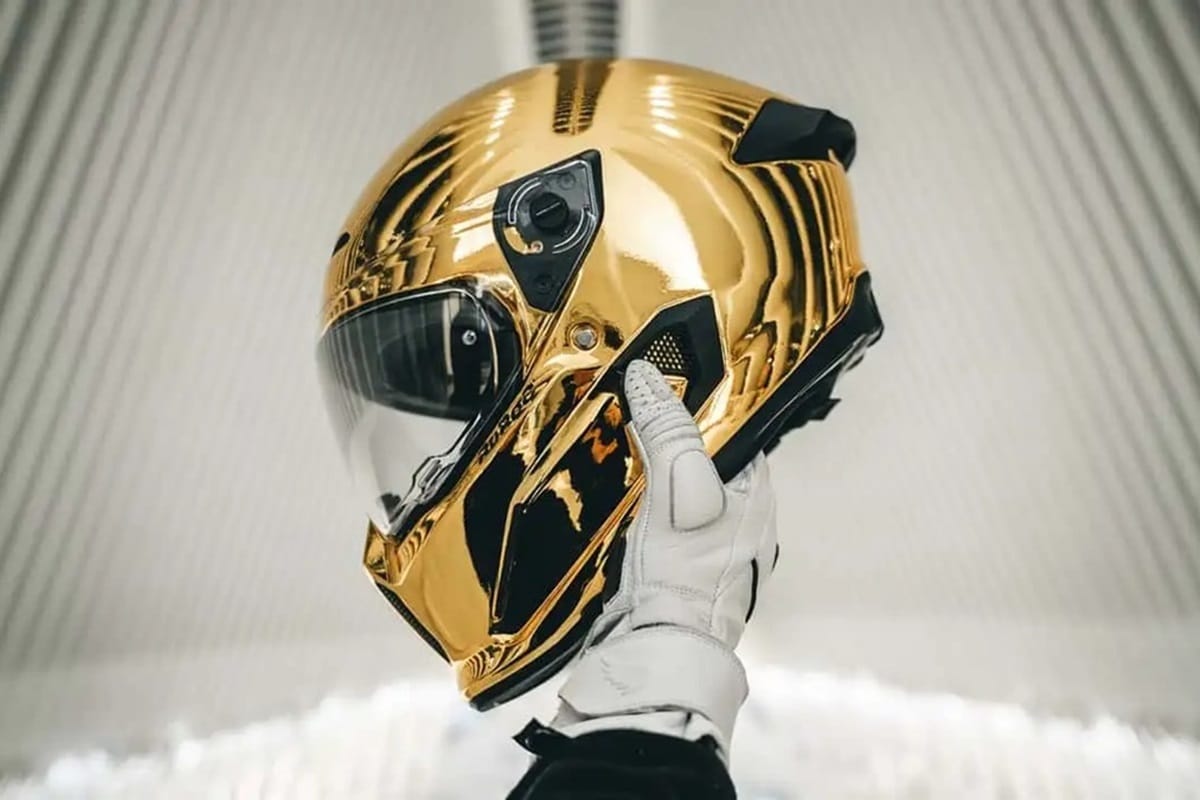 Ruroc AT4.0 Carbon Gold Chrome: diseñado para destacar bajo cualquier luz.