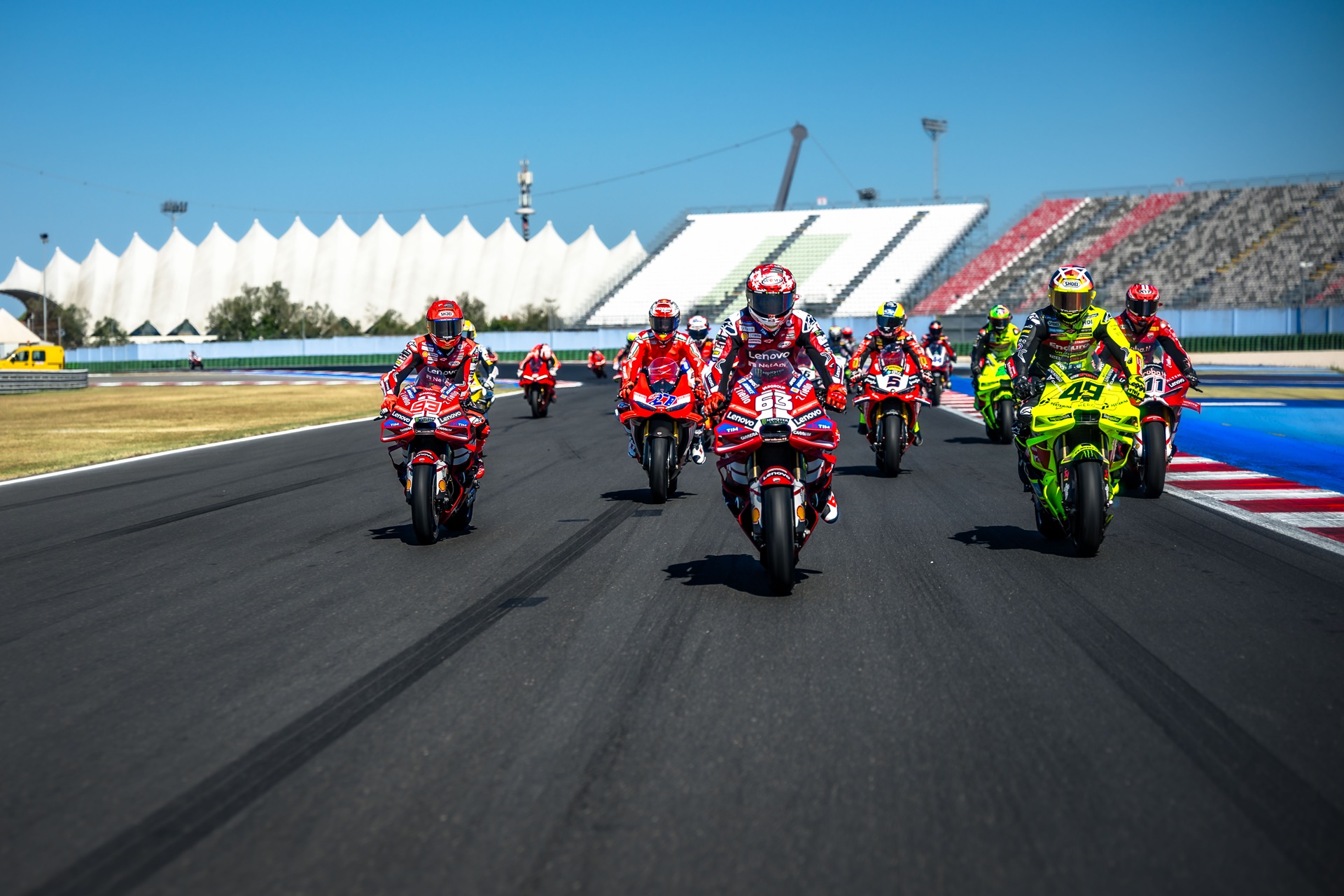 World Ducati Week 2026: Casi 120.000 asistentes de 94 países distintos rompen todos los récords de asistencia hasta la fecha