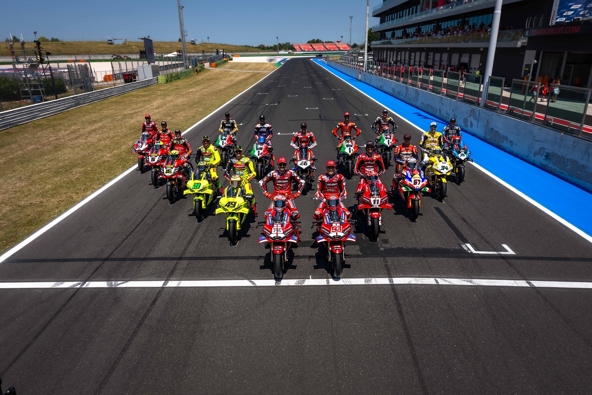 World Ducati Week 2026: Casi 120.000 asistentes de 94 países distintos rompen todos los récords de asistencia hasta la fecha