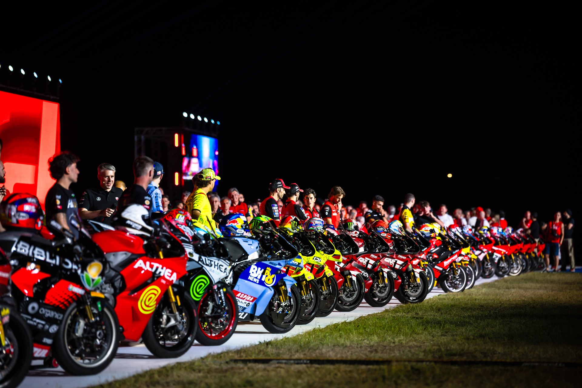 World Ducati Week 2026: Casi 120.000 asistentes de 94 países distintos rompen todos los récords de asistencia hasta la fecha