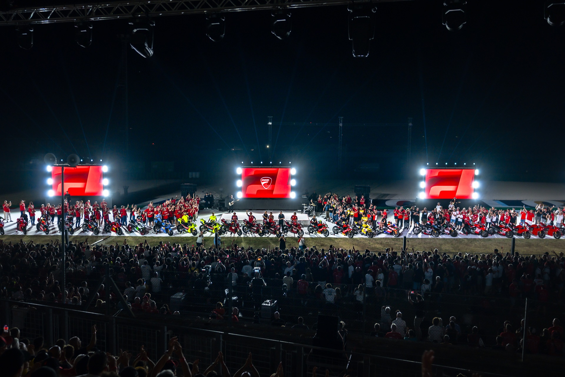 World Ducati Week 2026: Casi 120.000 asistentes de 94 países distintos rompen todos los récords de asistencia hasta la fecha