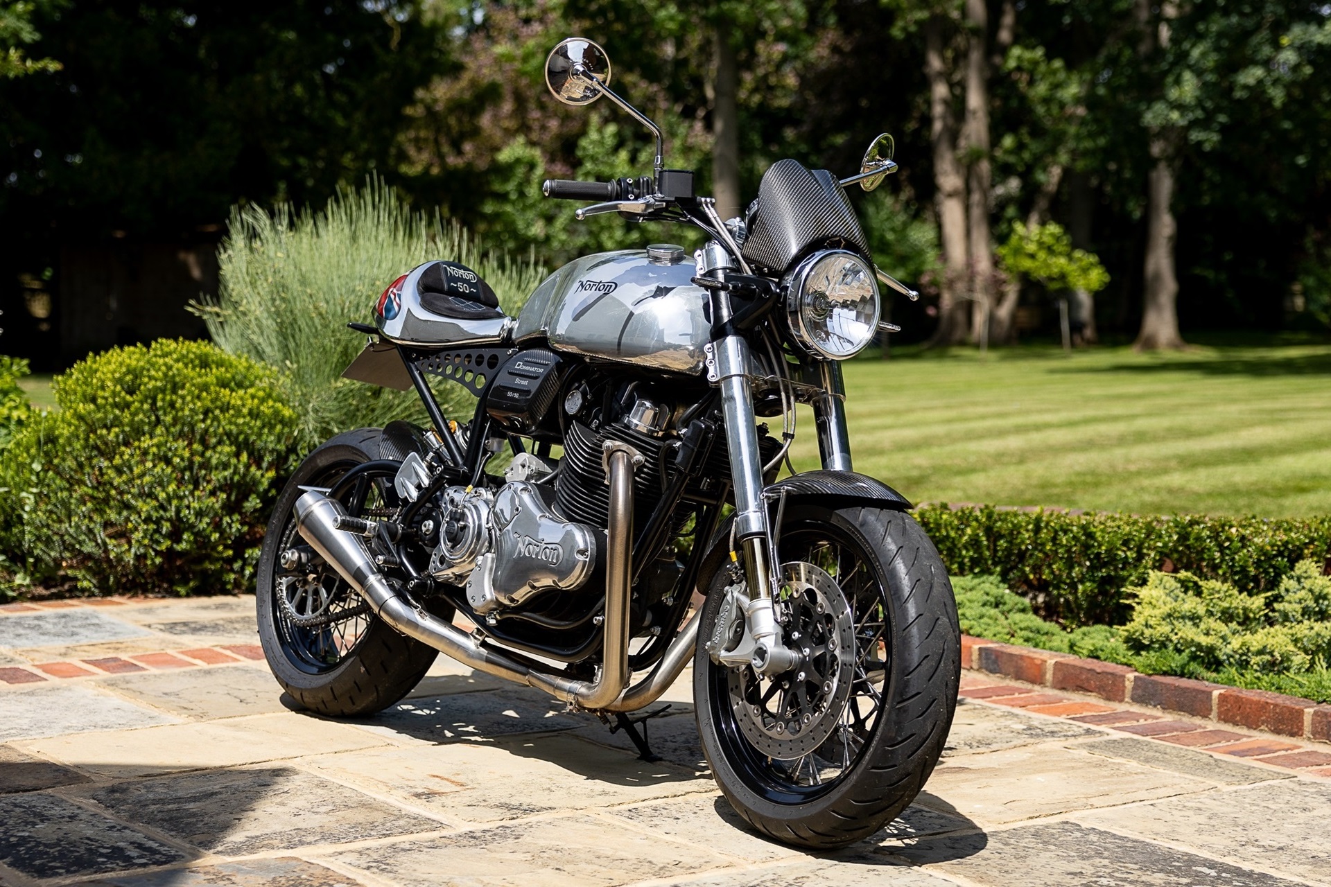 Esta flamante y exclusiva Norton Dominator Street ex-Richard Hammond está a la venta