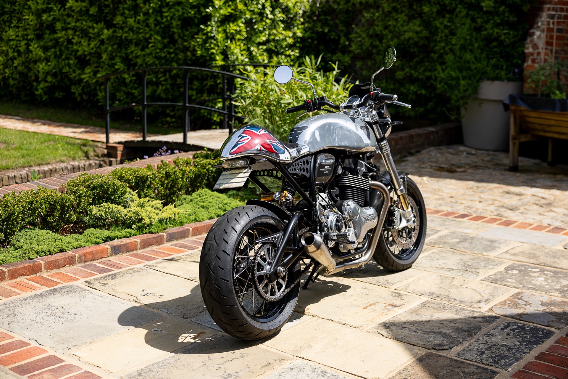 Esta flamante y exclusiva Norton Dominator Street ex-Richard Hammond está a la venta