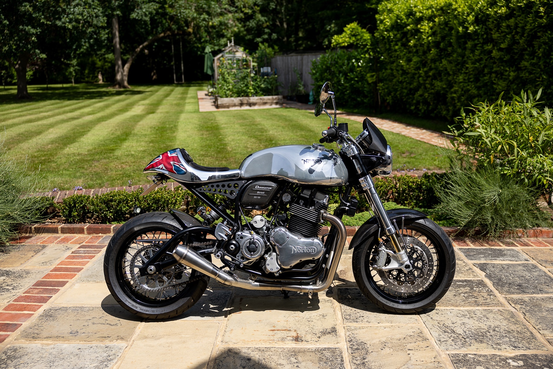 Esta flamante y exclusiva Norton Dominator Street ex-Richard Hammond está a la venta