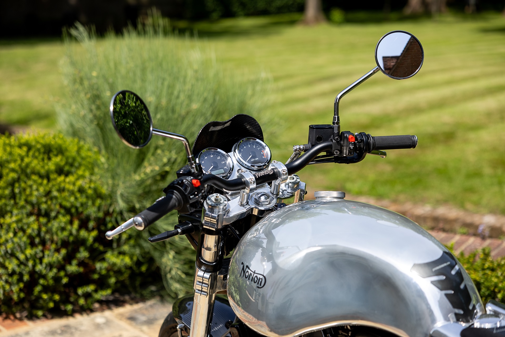 Esta flamante y exclusiva Norton Dominator Street ex-Richard Hammond está a la venta