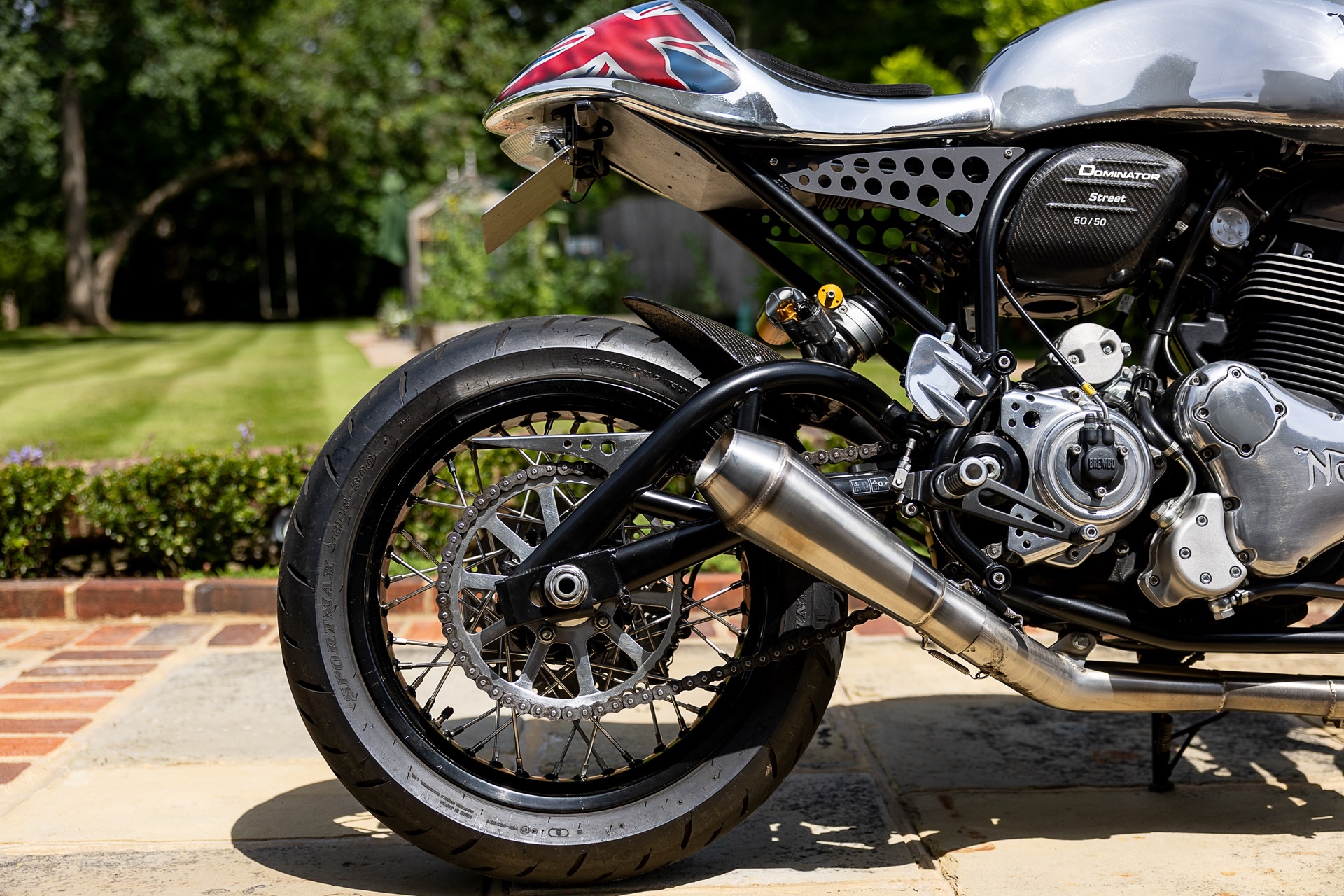 Esta flamante y exclusiva Norton Dominator Street ex-Richard Hammond está a la venta