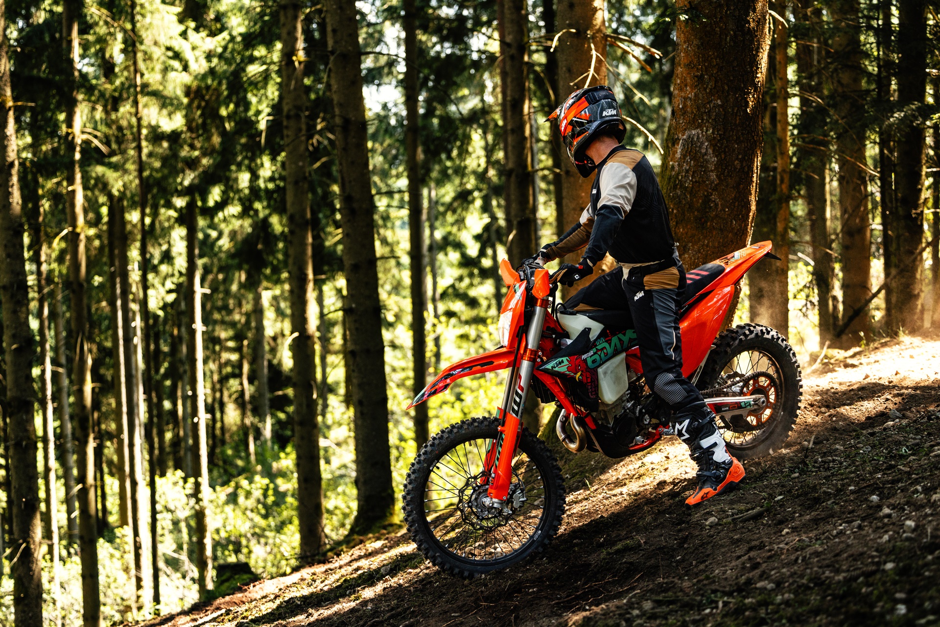 Gama KTM EXC 6DAYS 2027: máxima expresión del rendimiento enduro de alta competición
