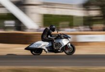 BMW Motorrad muestra su Vision K18 en el Goodwood Festival of Speed rugiendo a 130 decibelios