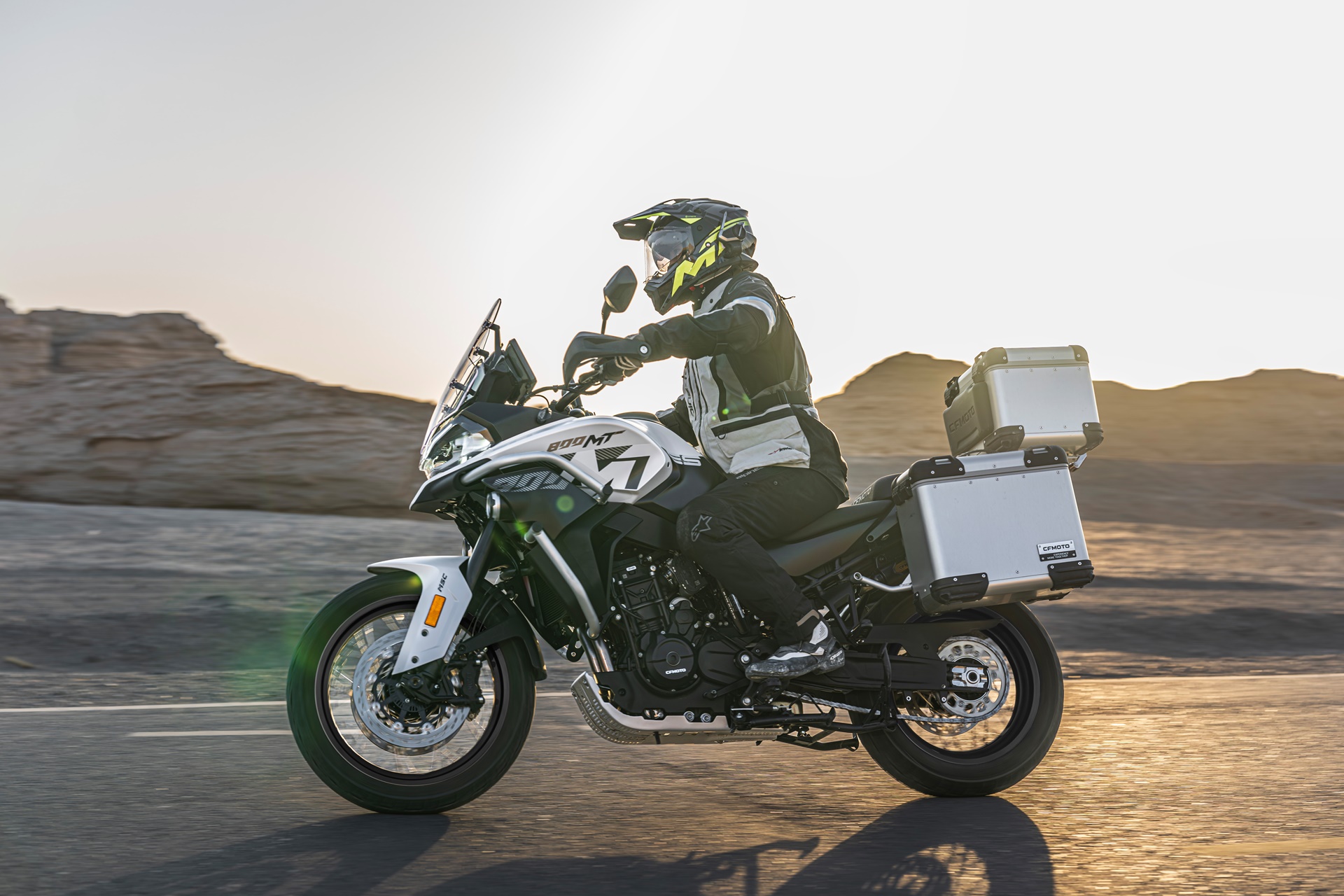 CFMOTO 800MT-ES 2026