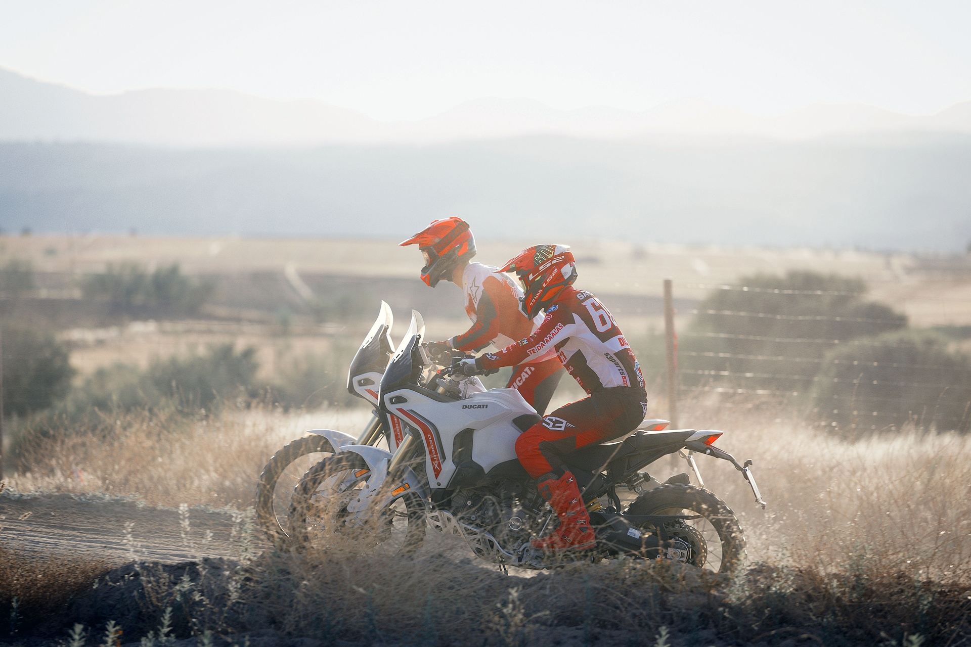 Ducati prepara una ofensiva off-road completa: DesertX, Desmo450 MX y dos nuevas motos en el horizonte