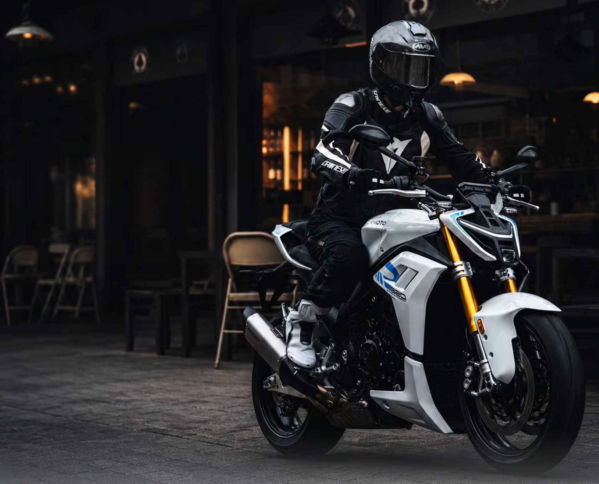 ZXMoto sube la apuesta con su nueva 820RR-R, una versión mejorada de la versión estándar del modelo