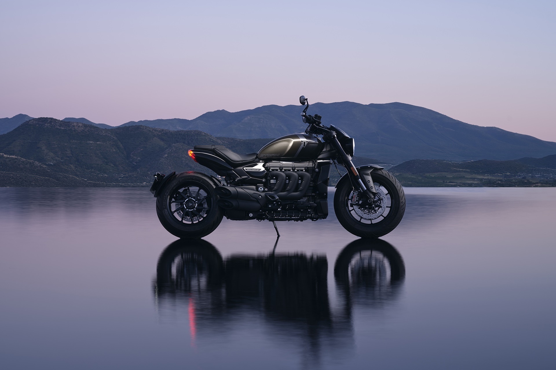 Gama de colores Triumph 2027: Seis modelos estrenan nuevos acabados y gráficos