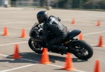 Jannik Sinner carnet de conducir moto