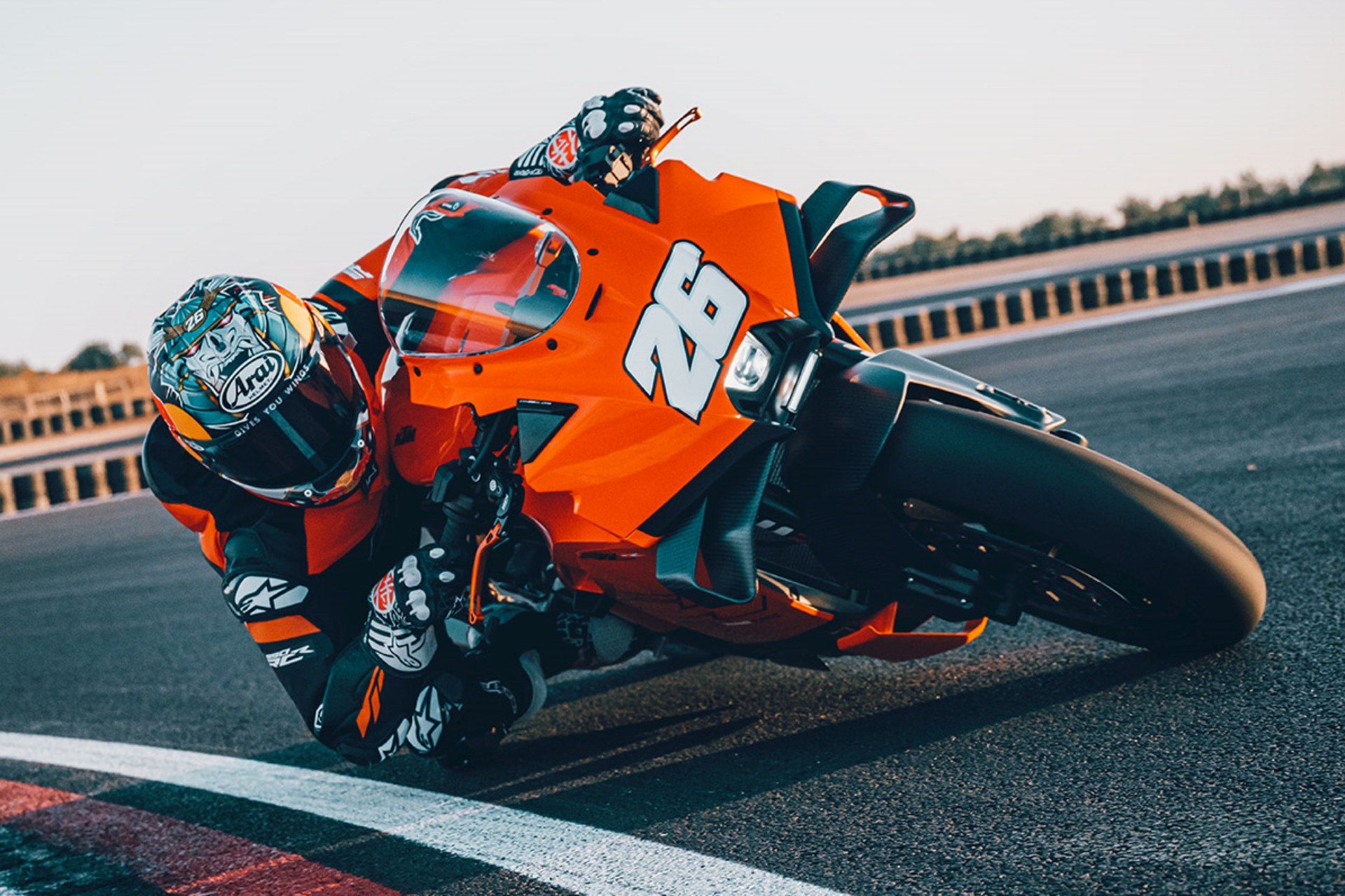 KTM 990 RC R y 990 RC R Track 2026