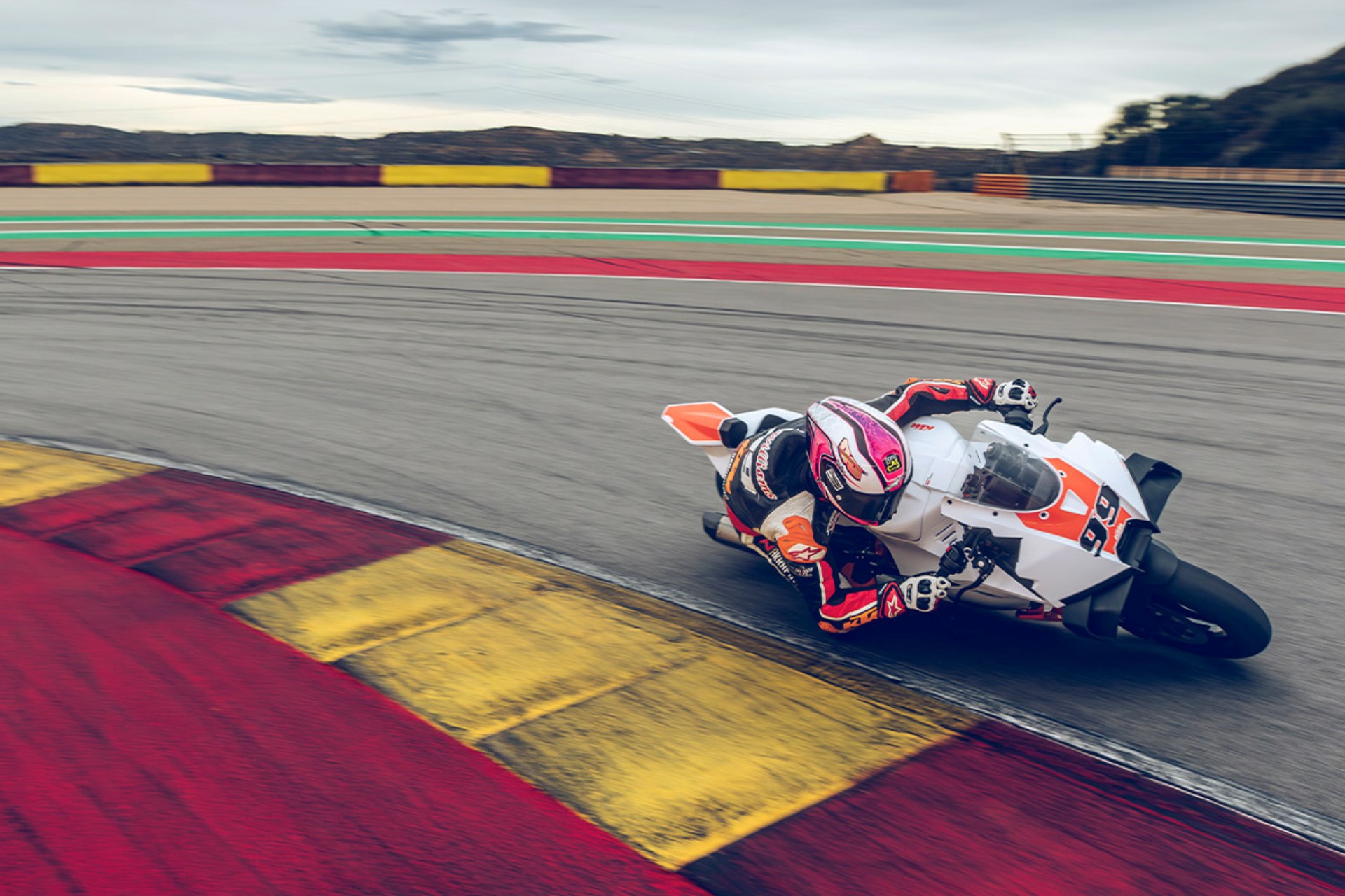 KTM 990 RC R y 990 RC R Track 2026