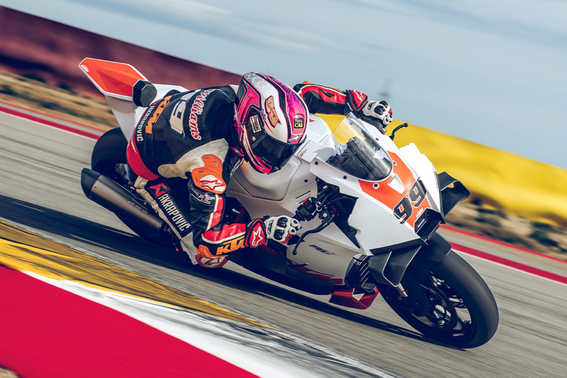 KTM 990 RC R y 990 RC R Track 2026