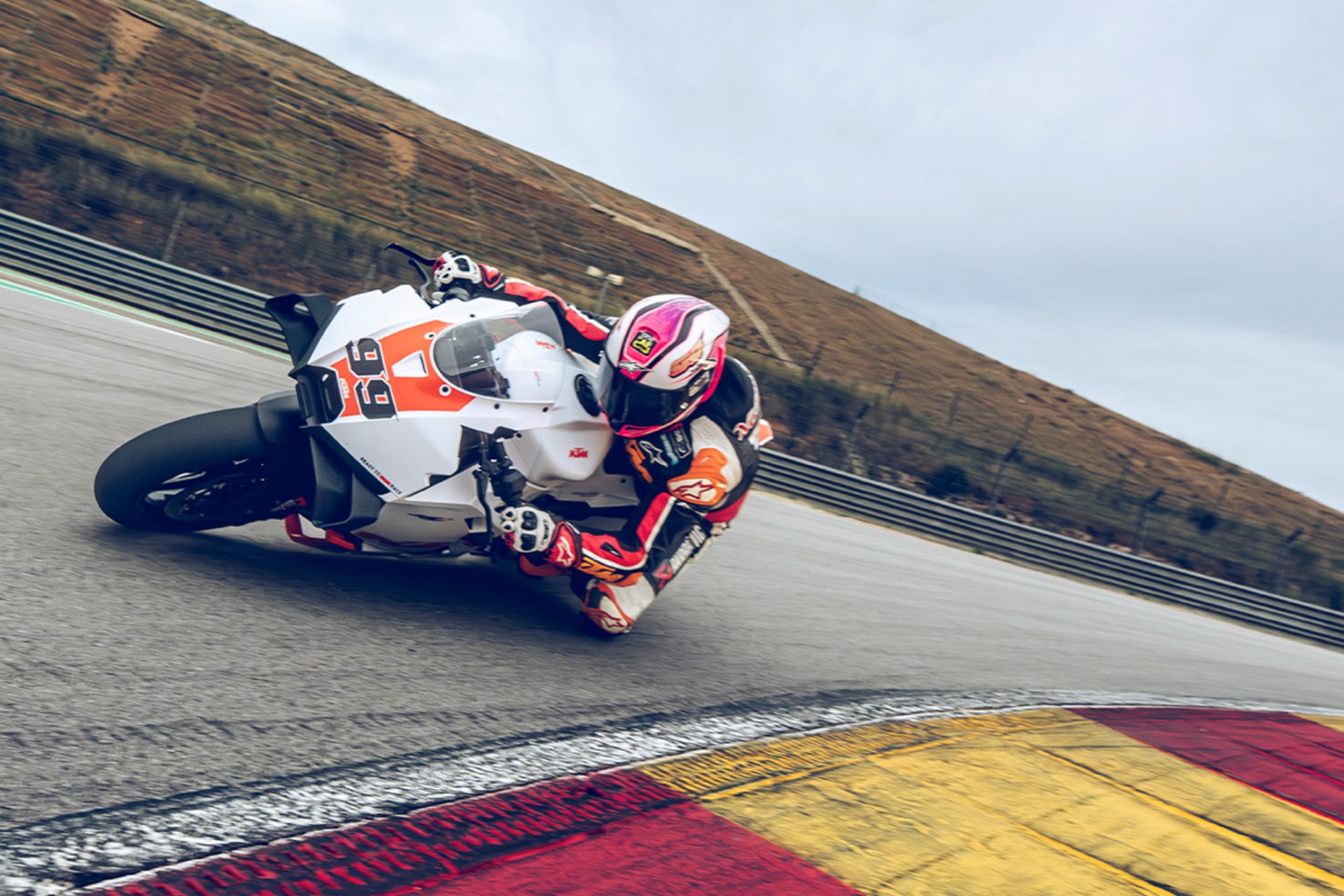 KTM 990 RC R y 990 RC R Track 2026