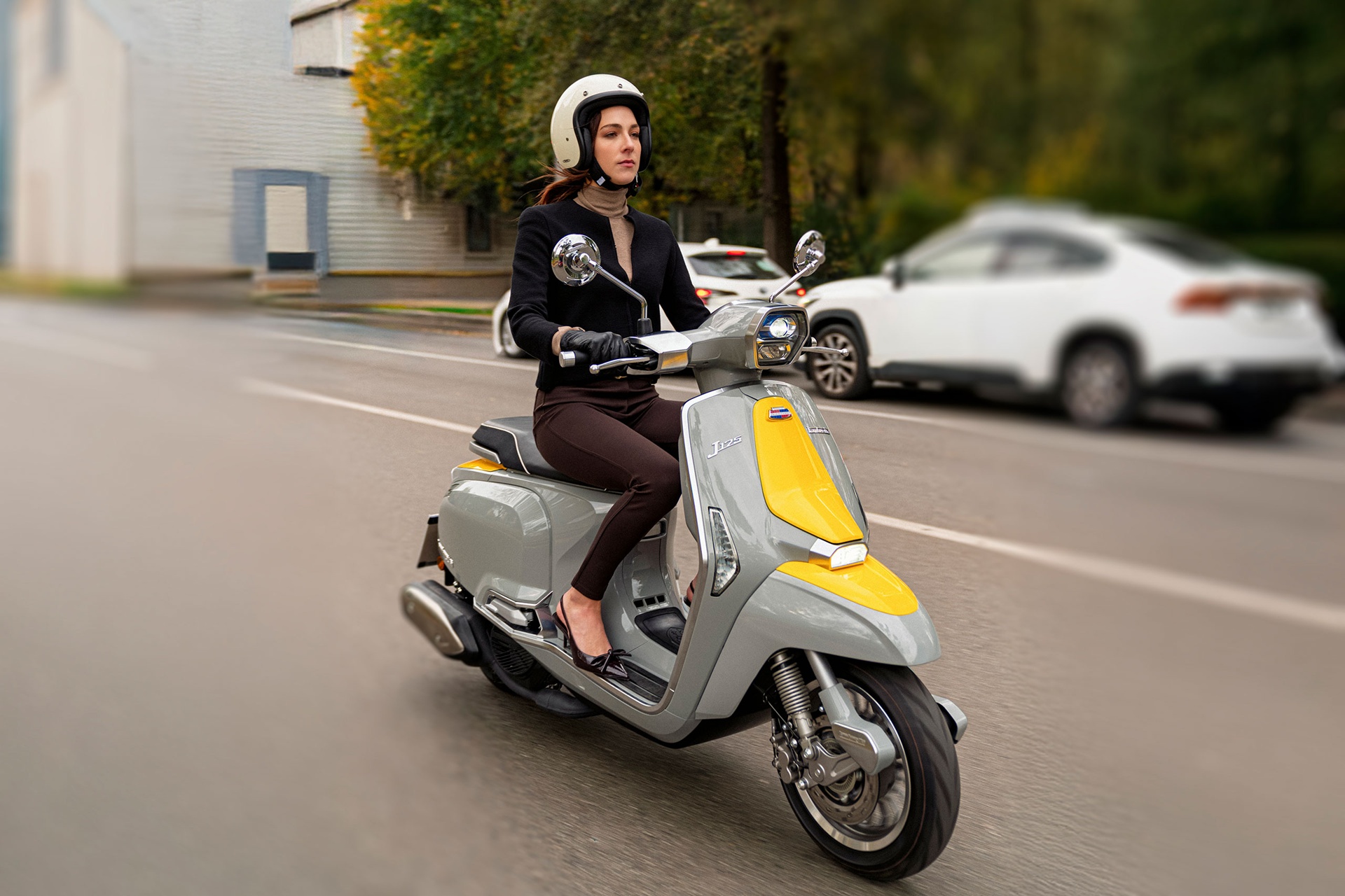 Lambretta resucita la J 125 en España: 60 años de icono con alma surfera y motor Euro 5