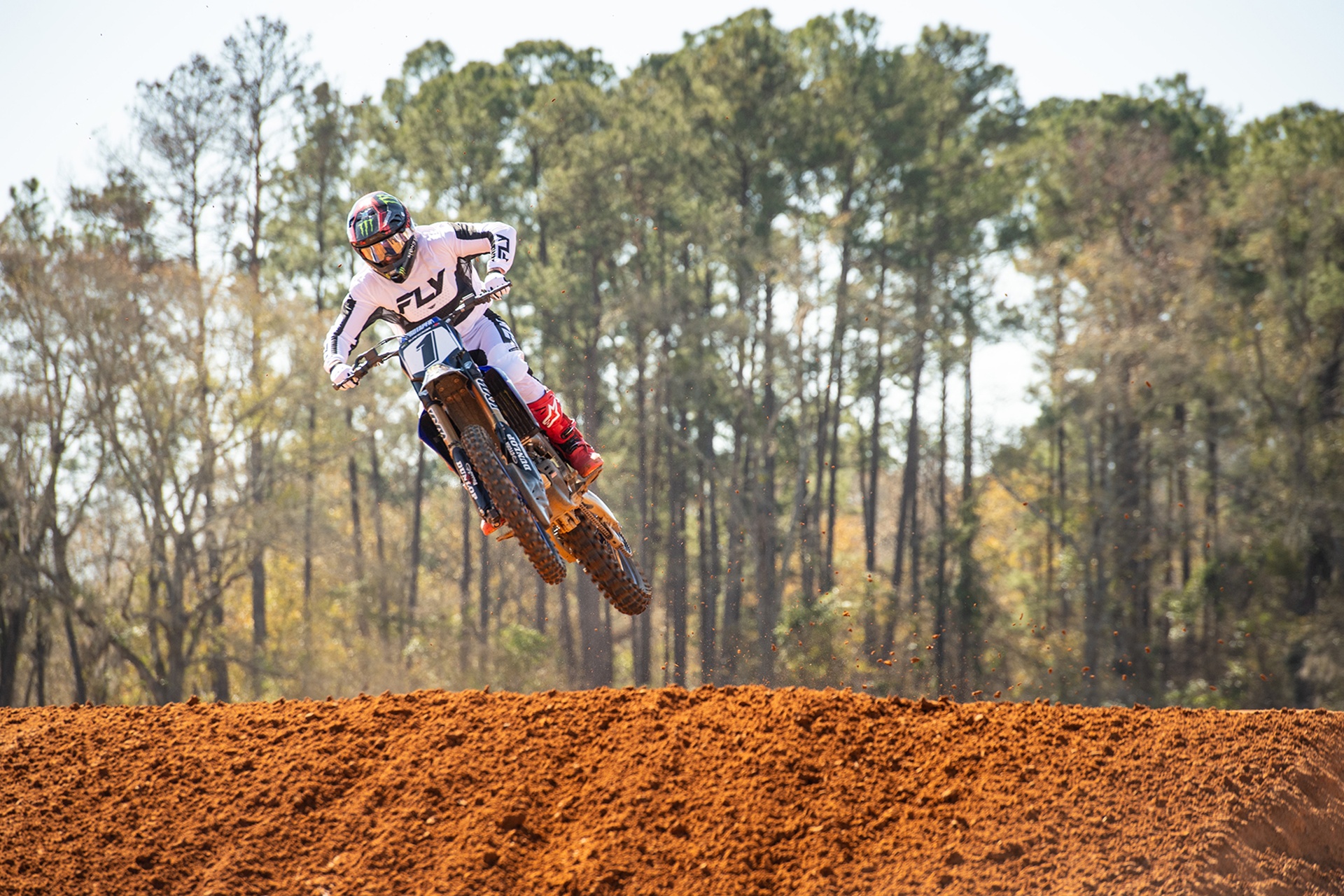 FLY Racing tiene el equipamiento definitivo para disfrutar del off-road este verano