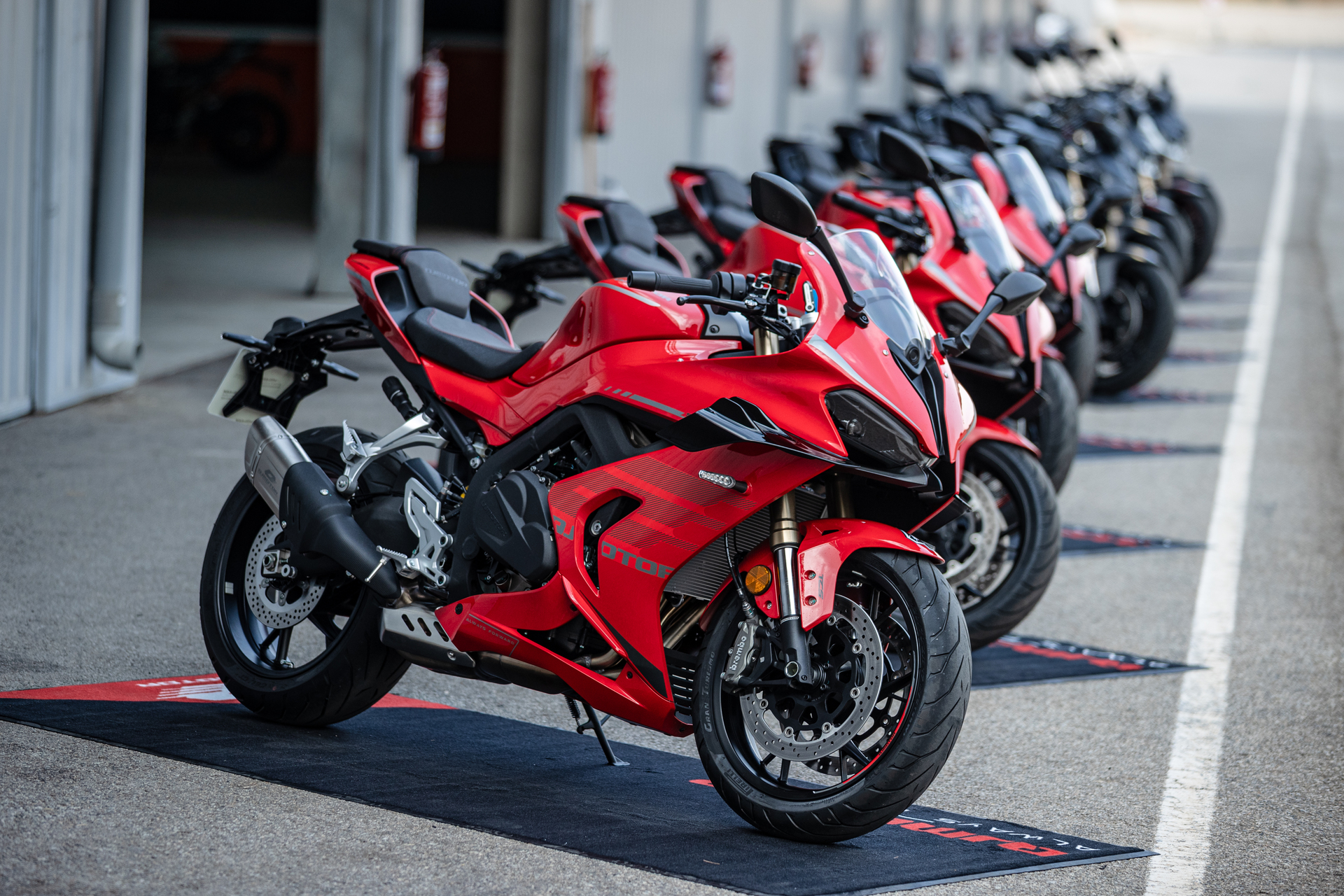 Prueba QJ Motor SRK 800/SRK 800RR