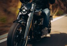 La Rieju Coaster 407 llega muy equipada: V-Twin, control de tracción, keyless y 4.961 euros