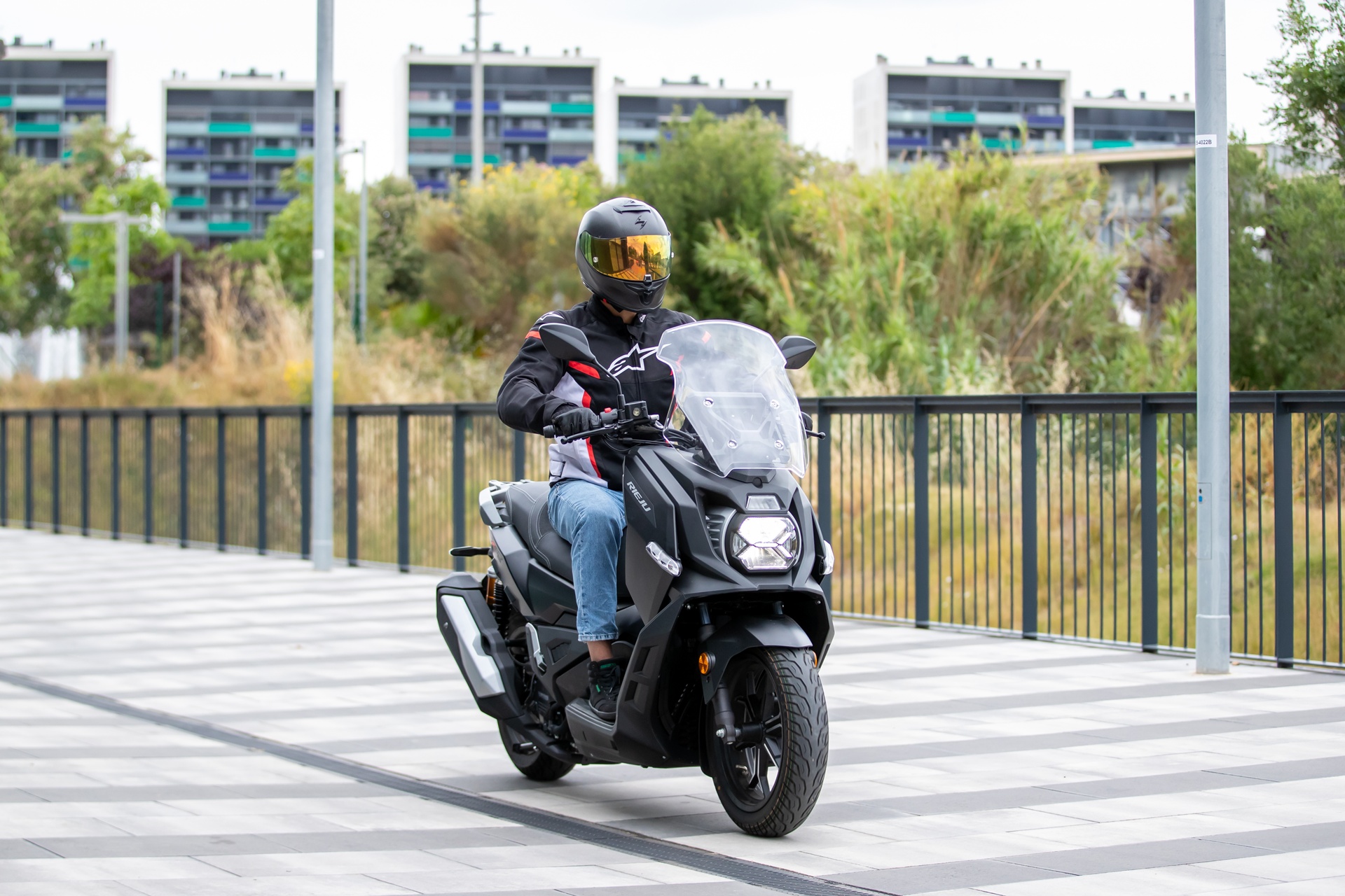 Prueba Rieju X-Over 357