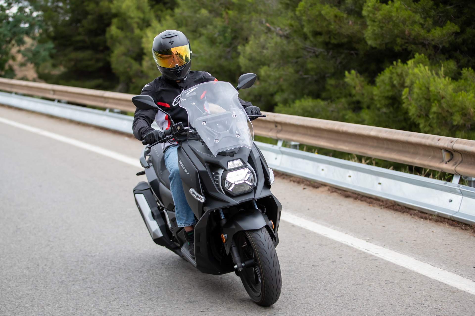 Prueba Rieju X-Over 357