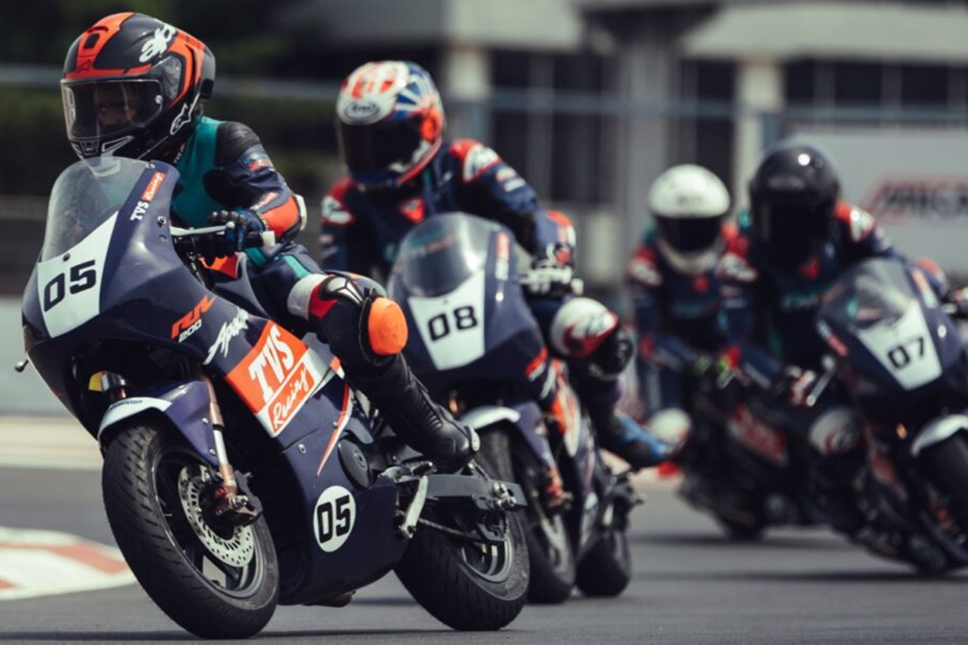23 CV, 90 kilos y sin carnet: así es la Apache RR 200 Mini GP con la que TVS forma a sus futuros pilotos