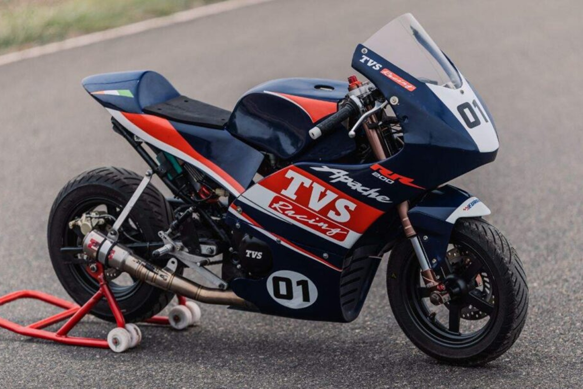 23 CV, 90 kilos y sin carnet: así es la Apache RR 200 Mini GP con la que TVS forma a sus futuros pilotos