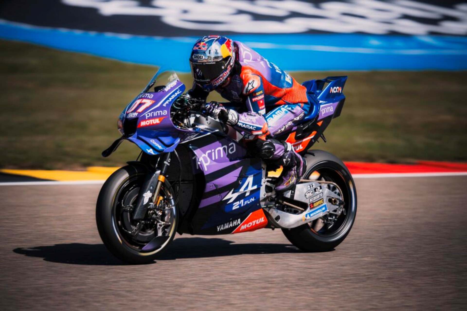 Toprak Razgatlioglu R1 Yamaha
