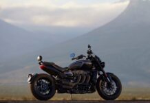 Triumph Rocket III anuncio