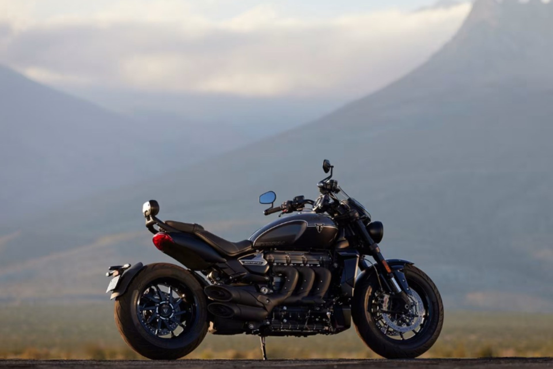 Triumph Rocket III anuncio
