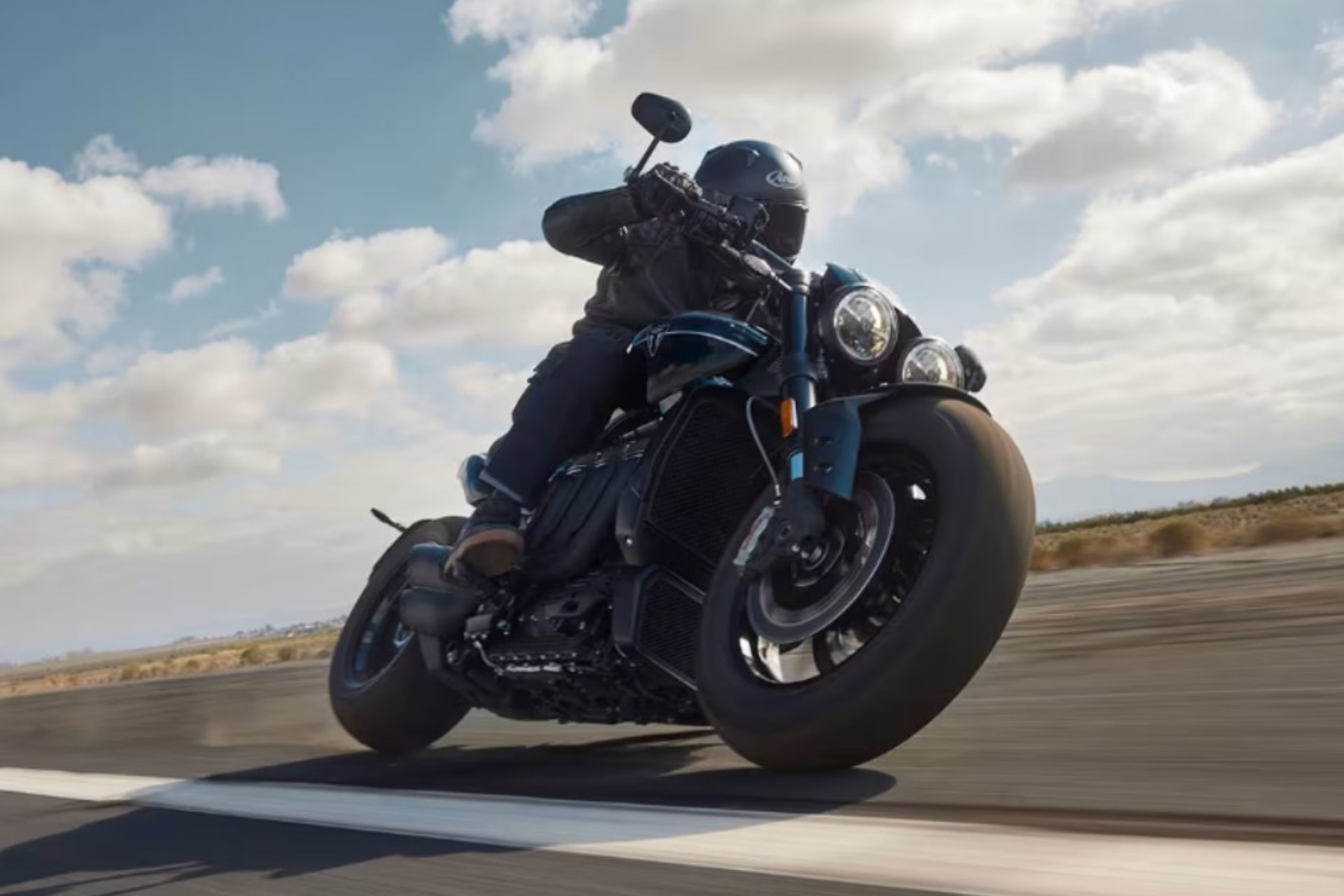 Triumph Rocket III anuncio