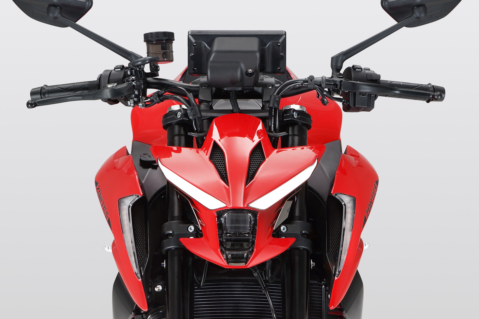 Zontes completa su gama 703 con dos tricilíndricas de 95 CV: una touring y una naked desde 6.488 euros