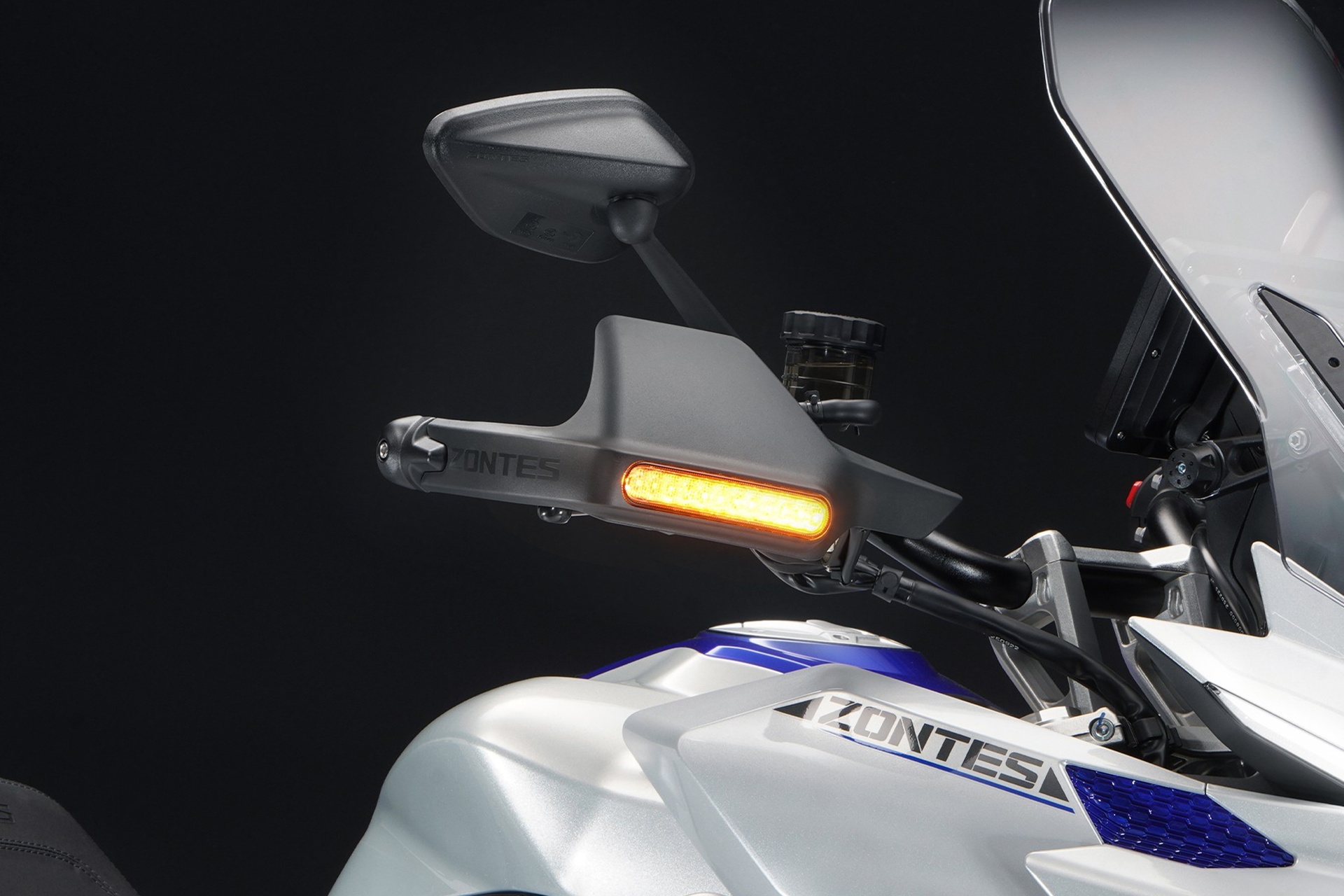 Zontes completa su gama 703 con dos tricilíndricas de 95 CV: una touring y una naked desde 6.488 euros