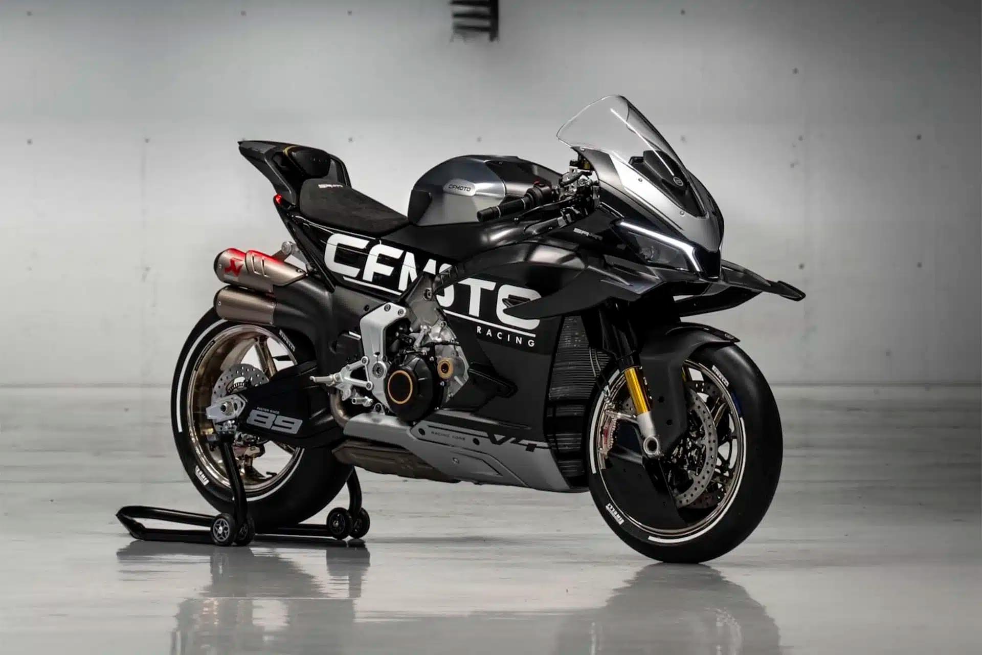 La CFMOTO V4SR-RR está llamando la atención desde el primer día