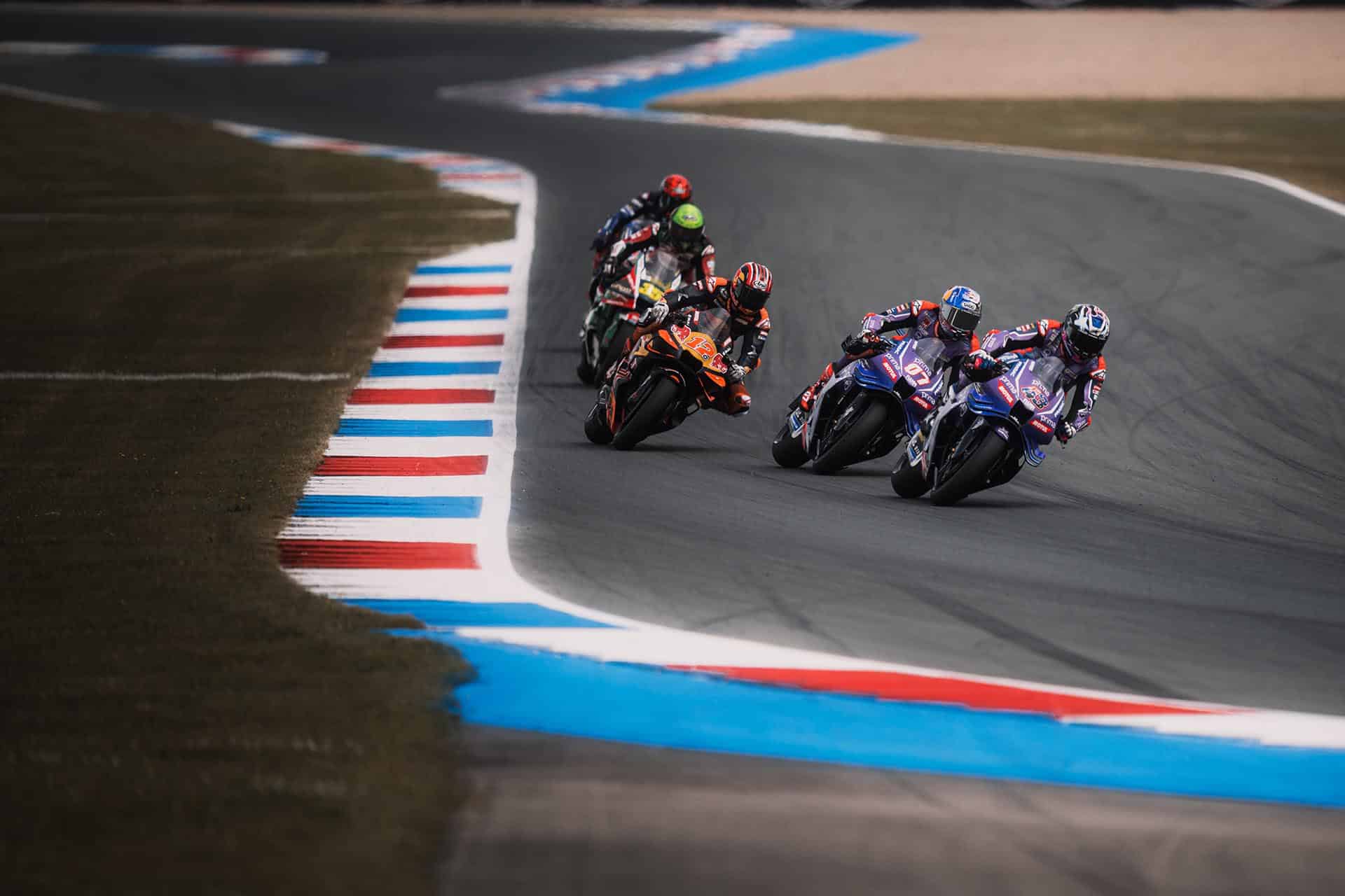 Competitivamente hablando, Yamaha está en la cola del pelotón