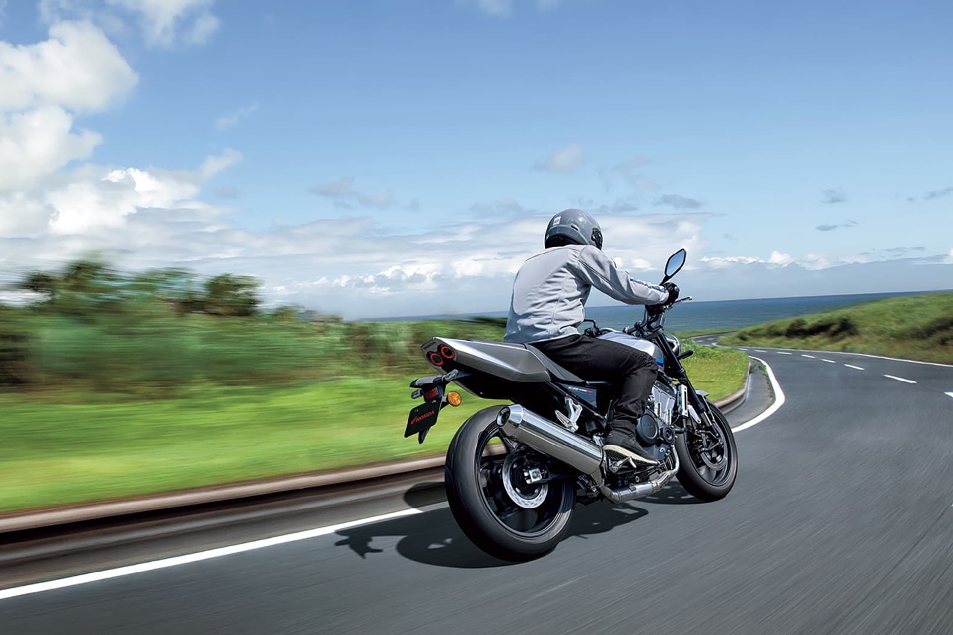 La nueva CB400 Super Four E-Clutch ya tiene fecha de llegada a los C.O. de la marca