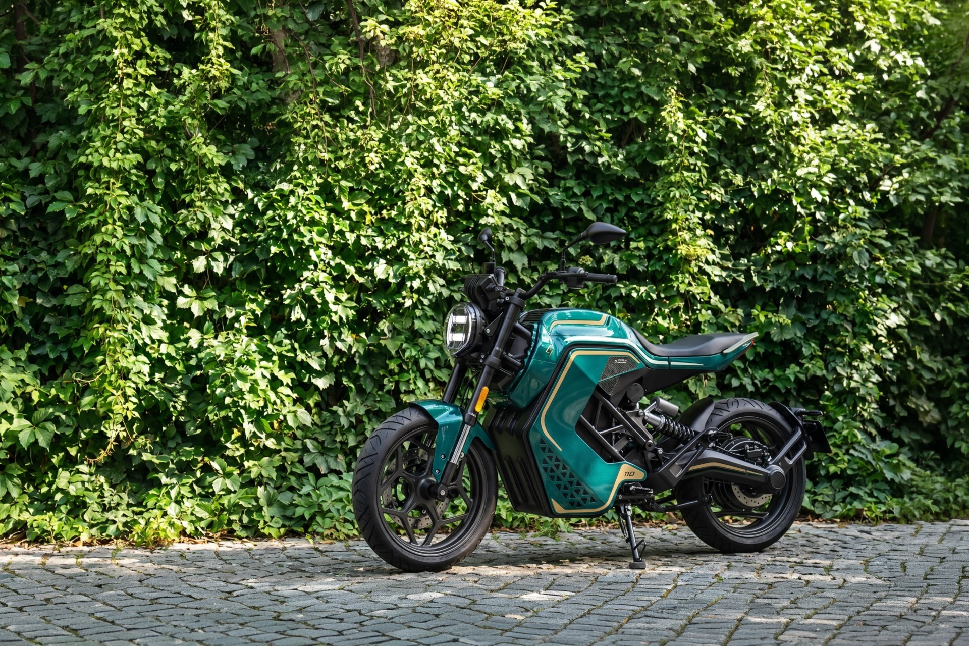 Charged Ndara: Indonesia presenta su primera naked eléctrica de corte deportivo