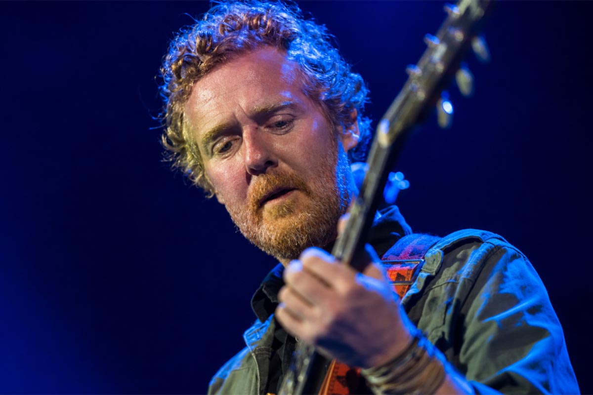 El músico Glen Hansard fallece tras un accidente de moto en Dublín
