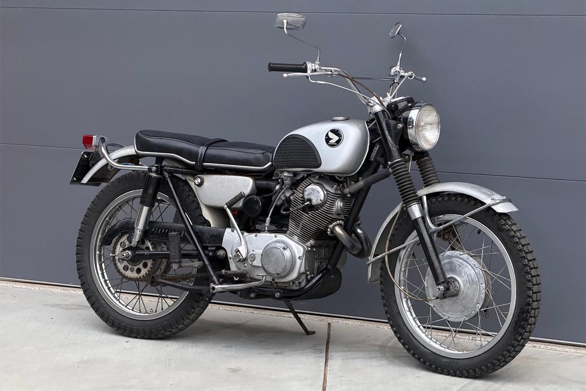 A Elvis no le gustaban solamente las Harley, también usaba una Honda CL72 Scrambler que ha salido a subasta