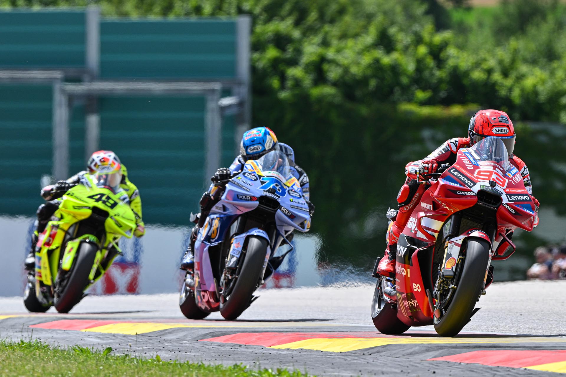 Marc Márquez está luchando por recortar puntos