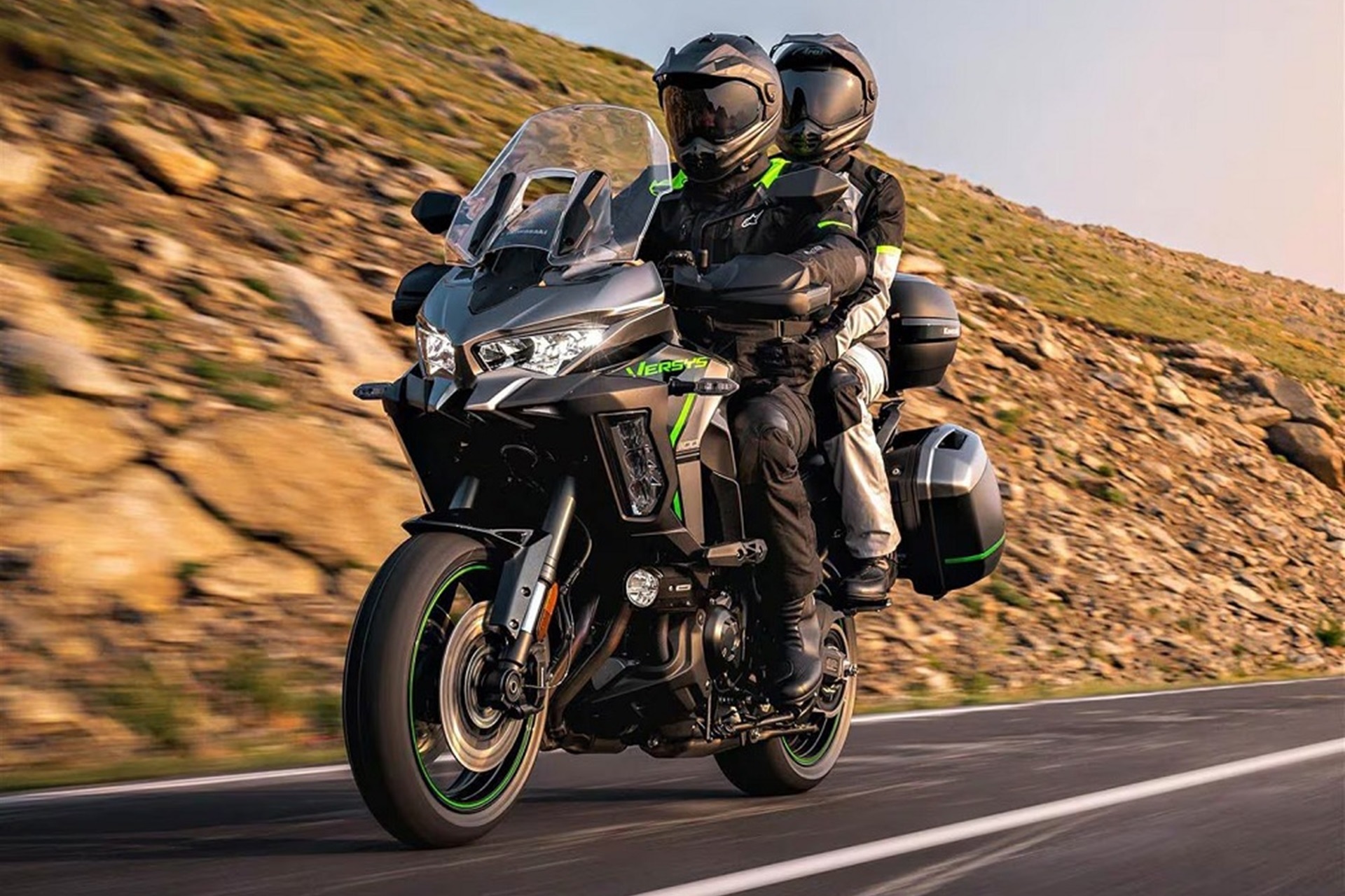 Kawasaki amplía sus horizontes comerciales con una Versys 900 de nueva factura para 2027