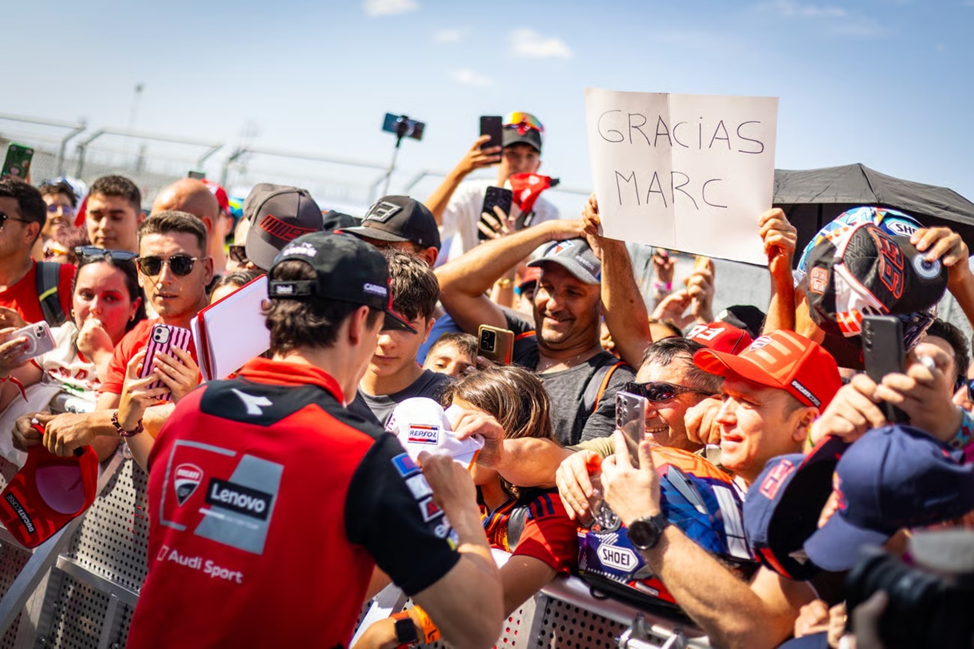 Pit Lane Walk y Hero Walk: viviendo el GP de MotorLand Aragón desde dentro