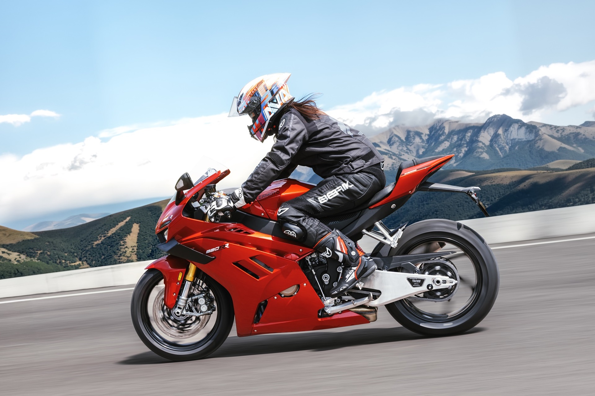 ZXMoto arranca su actividad en España con el lanzamiento de su página web y la comercialización de su gama 2026