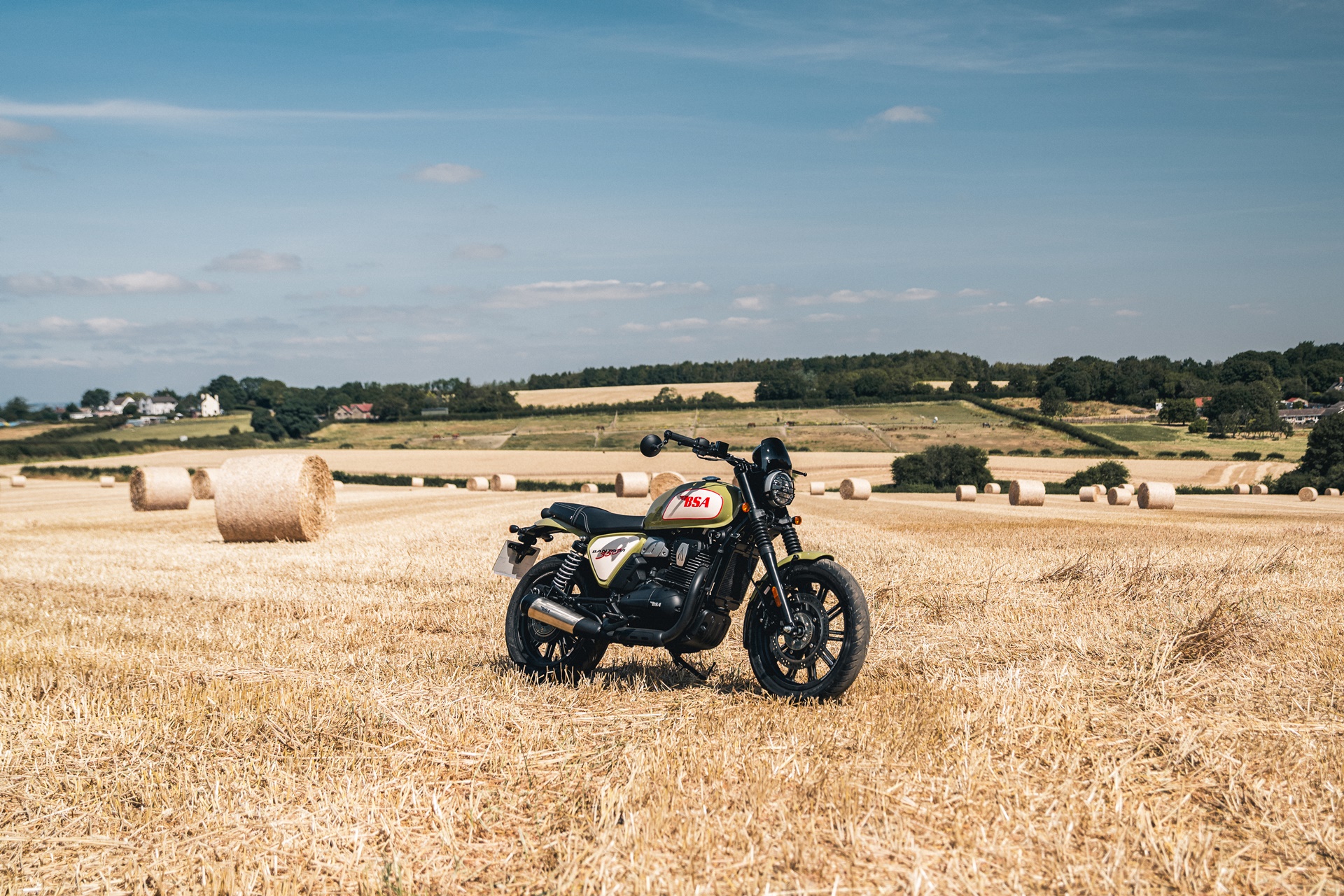 La Bantam 350 se viste con una legendaria decoración de la firma británica
